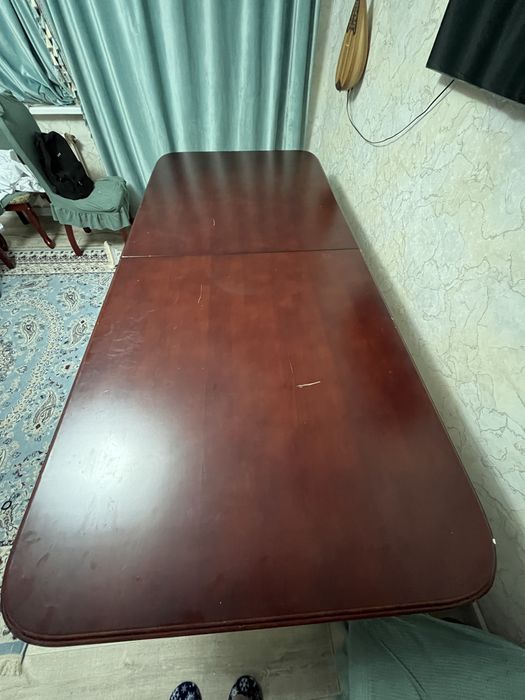 Стол в хорошем состоянии