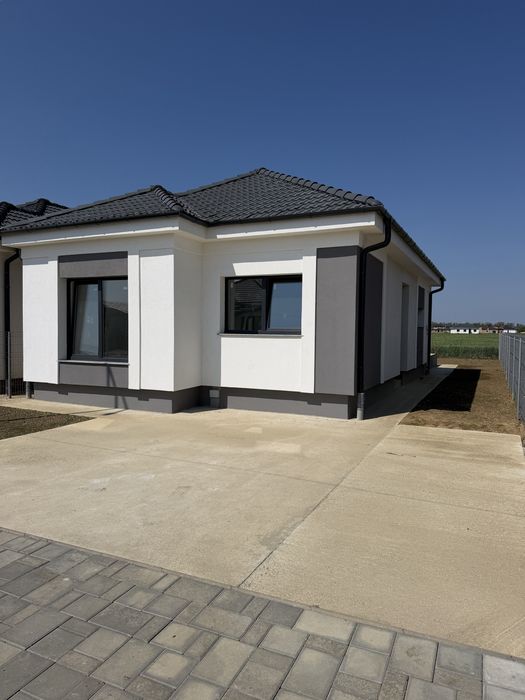 Casă modernă, finisată complet – gata pentru mutare