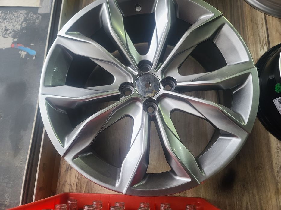 Yangi Premer  R17 saka sotiladi