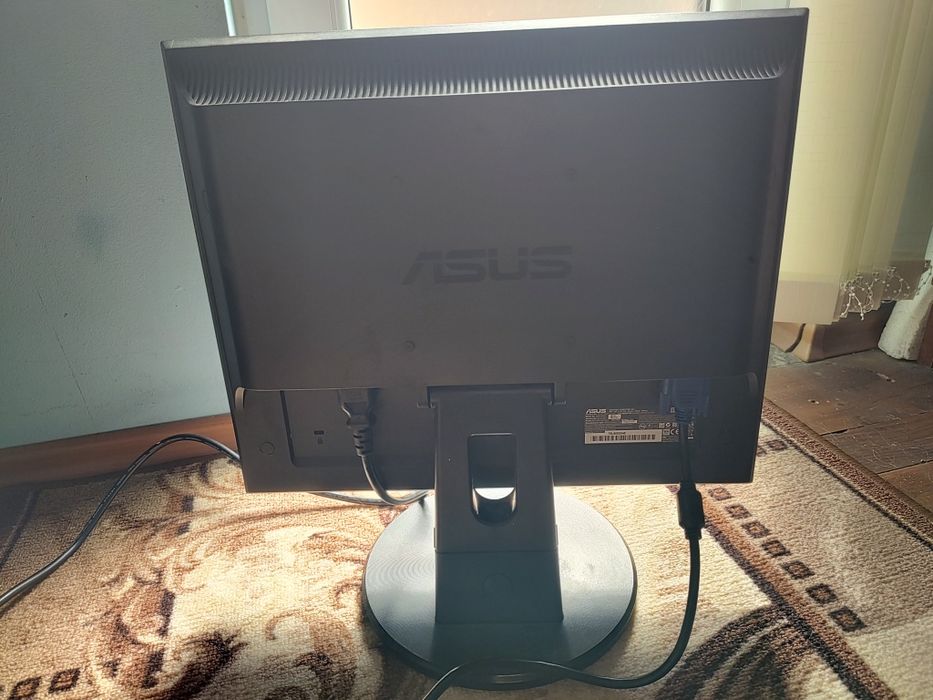 Монитор Asus, подходящ за втори екрана