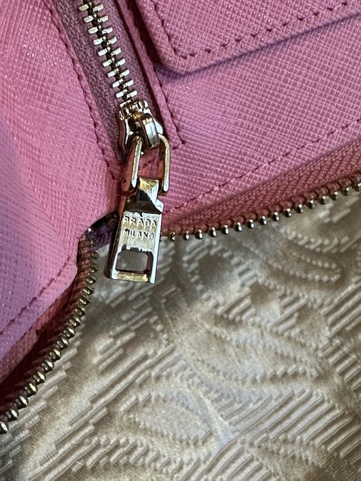 Портмоне Prada Saffiano Leather Zip-Around Wallet