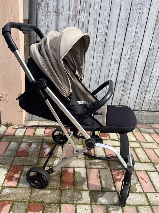 Carucior Chipolino Twister cu sezut rotativ