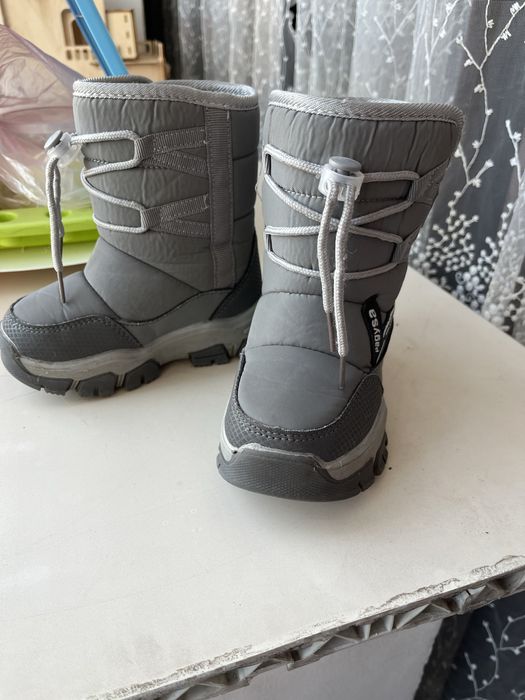 Продам детские дутыши зима