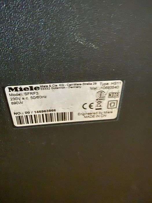 Ръчна прахосмукачка Miele Complete C2
