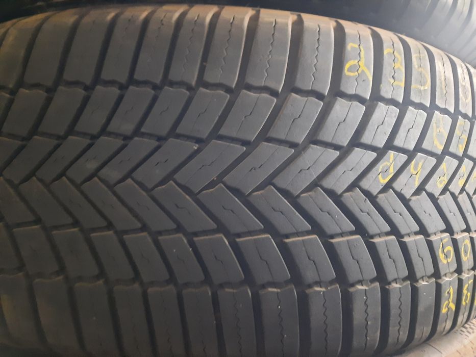 235/50/19;235/55/19 и 245/45/18  Всесезонни Гуми с борд