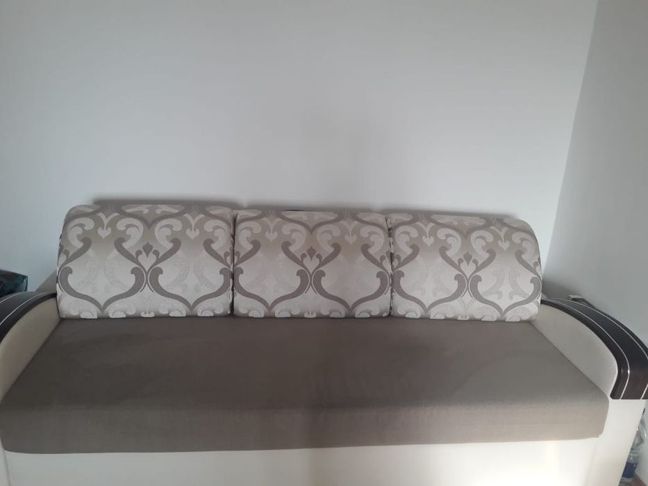 Продаётся срочно диван в идеальном состоянии