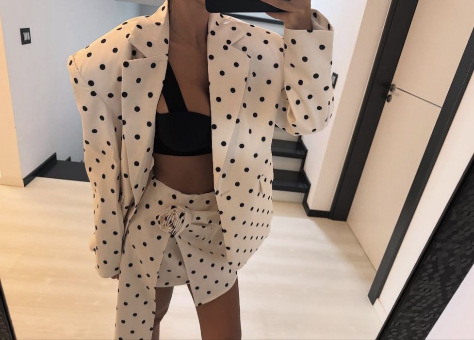 Set format din sacou si fusta