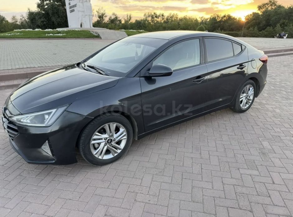 Hyundai Elantra 2019 года