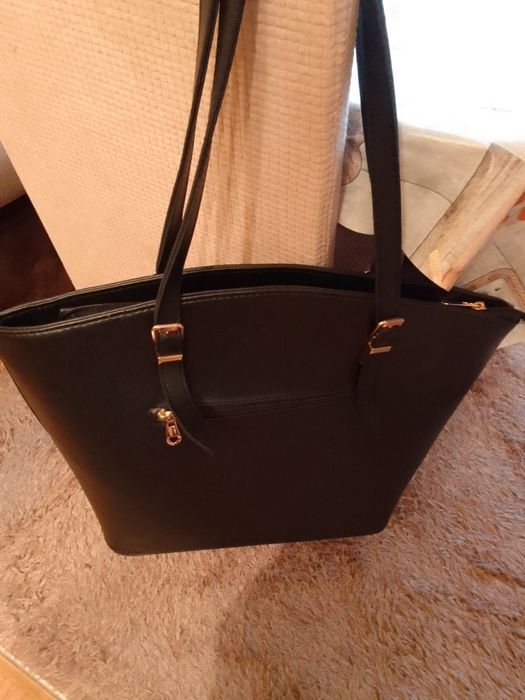 Продавам Дамска чанта чисто нова