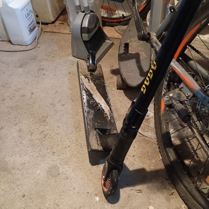 Самокат и в подарок джостик