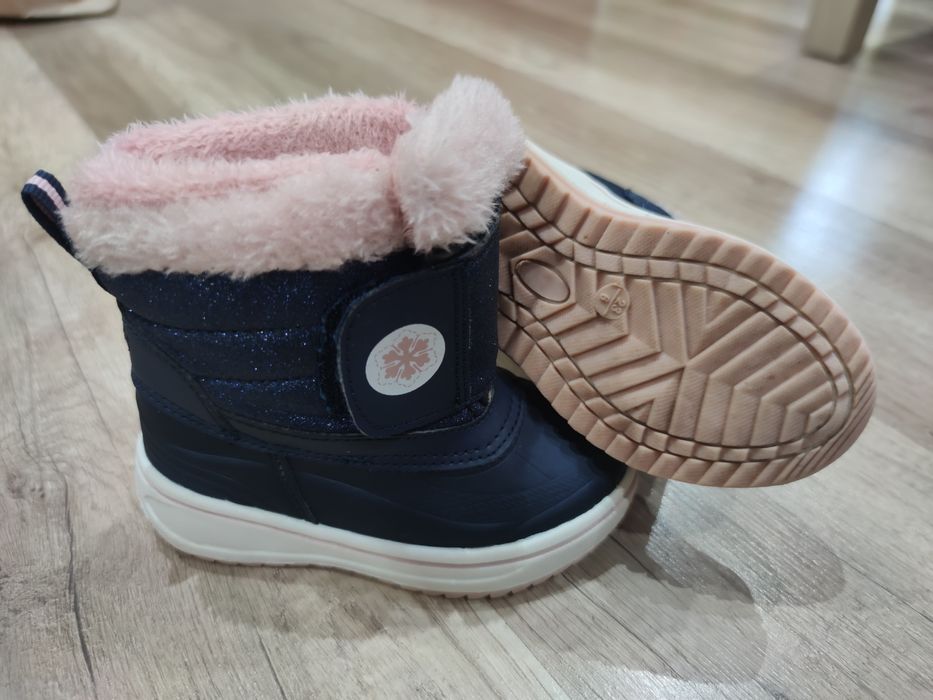 Маратонки, обувки, сандали, боти, ботуши за момиче