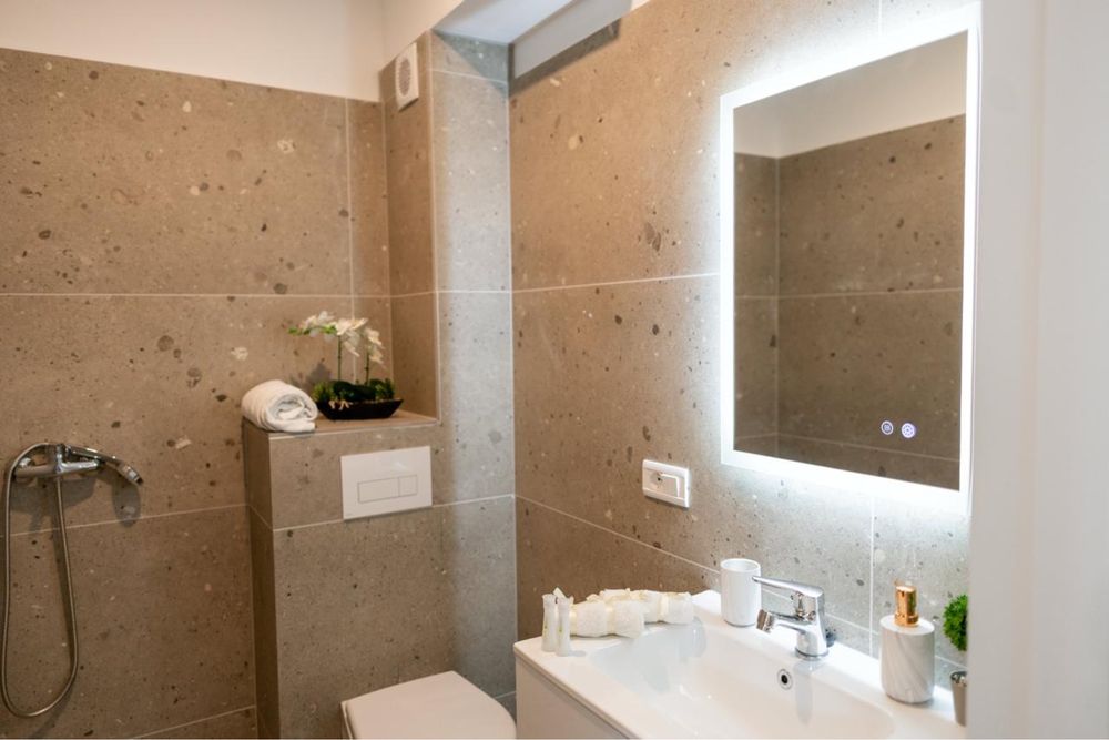 Spatiu Comercial Apartament o camera garsoniera