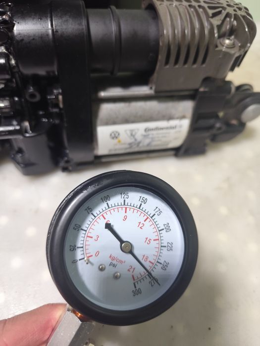 Compresor perne VW Touareg 7P Cayenne 958 Macan Panamera - reconditionare cu piese noi
