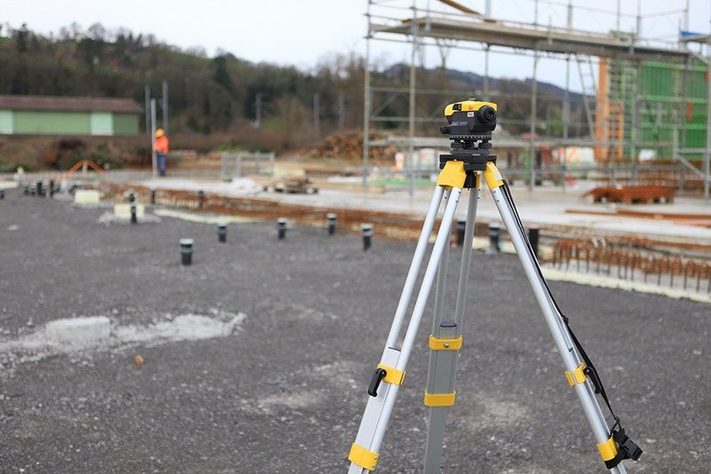 Геодезист нивелировщик