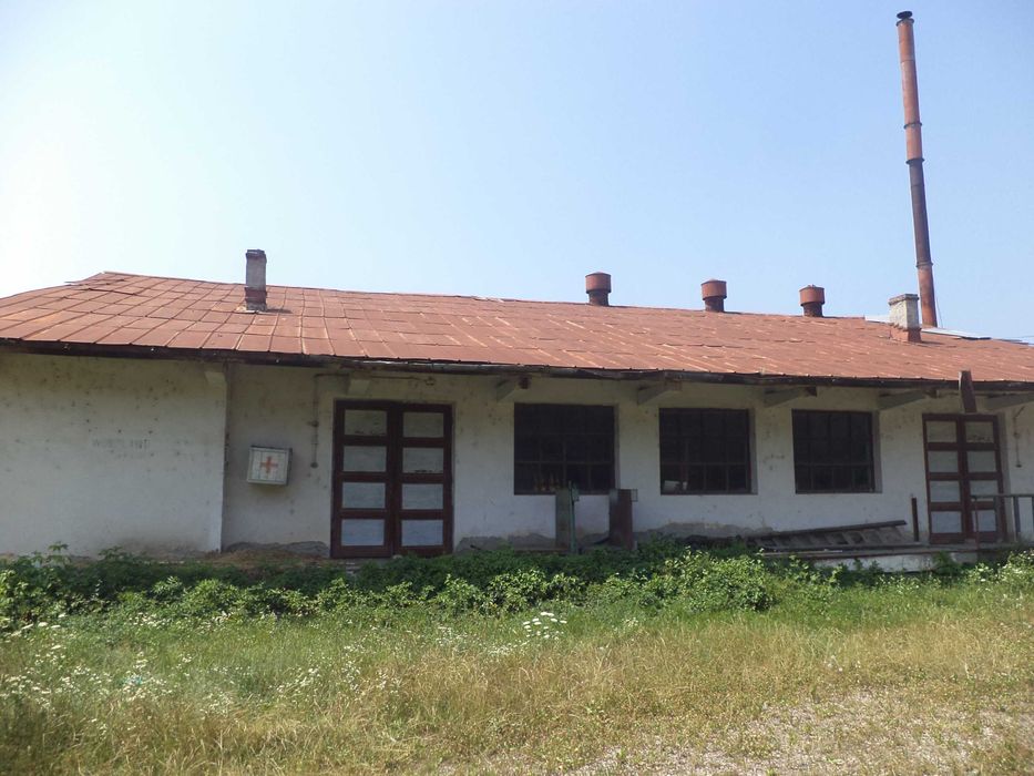 Teren intravilan in suprafata de 10712 mp si constructii