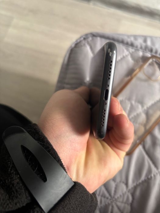 Iphone 11 в хорошем сост