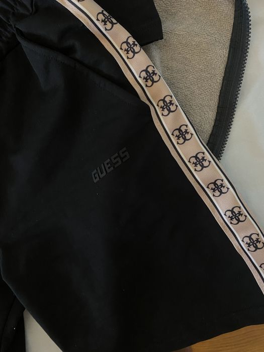 Compleu guess marimea S