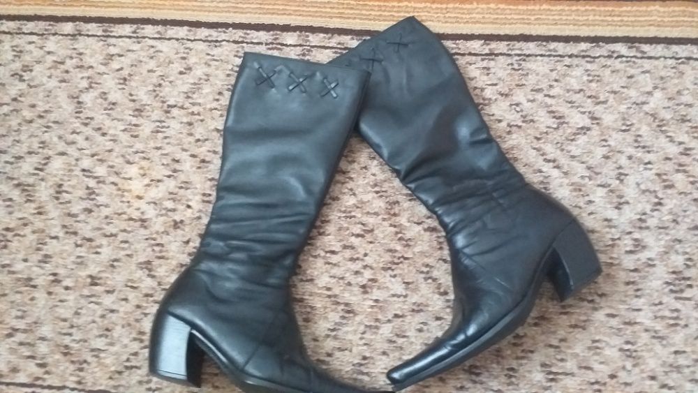 Дамски нови модерни ниски обувки 40 номер-25лв  и други модели