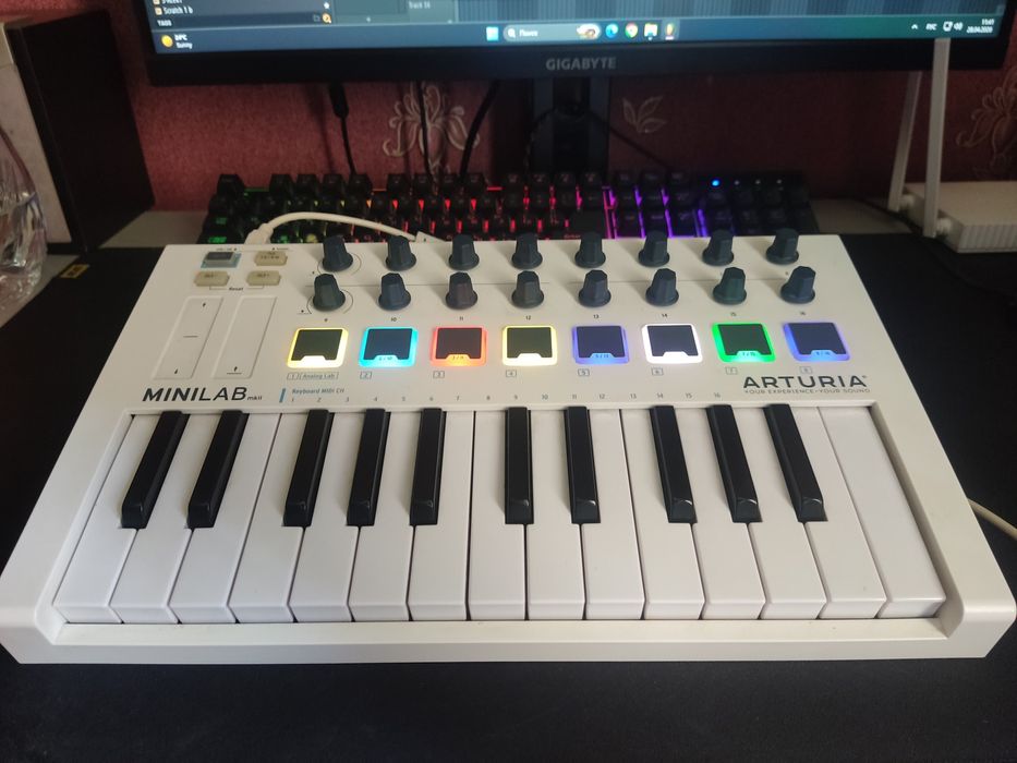 Миди клавиатура Arturia MiniLab MkII