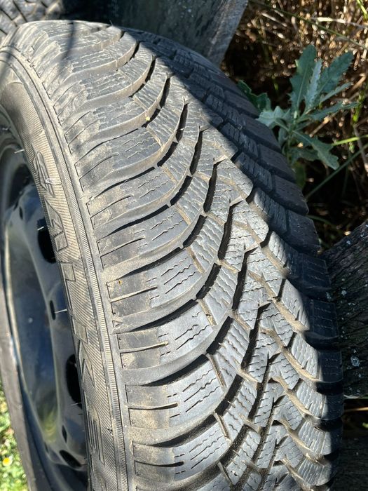 Vând Cauciucuri 175/70/R14 M+S