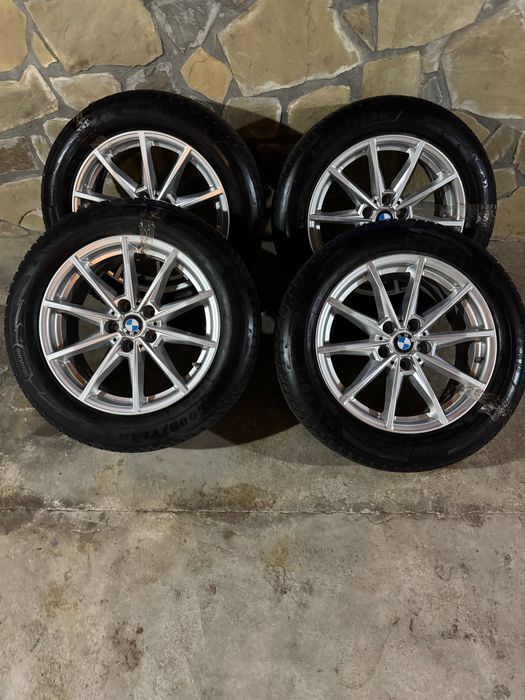 Vând set complet jante BMW R17 + anvelope de iarnă Goodyear