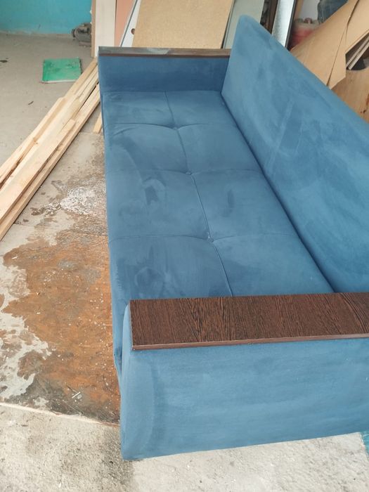 Продается диван в хорошем качестве