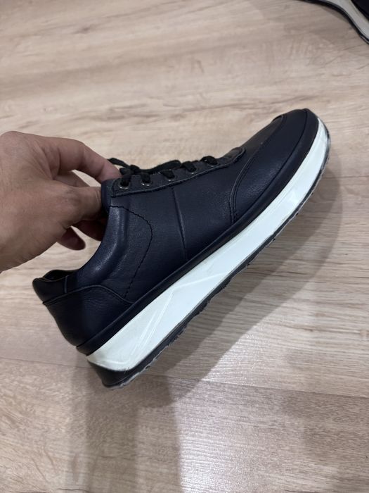 3 пары обуви по цене 1