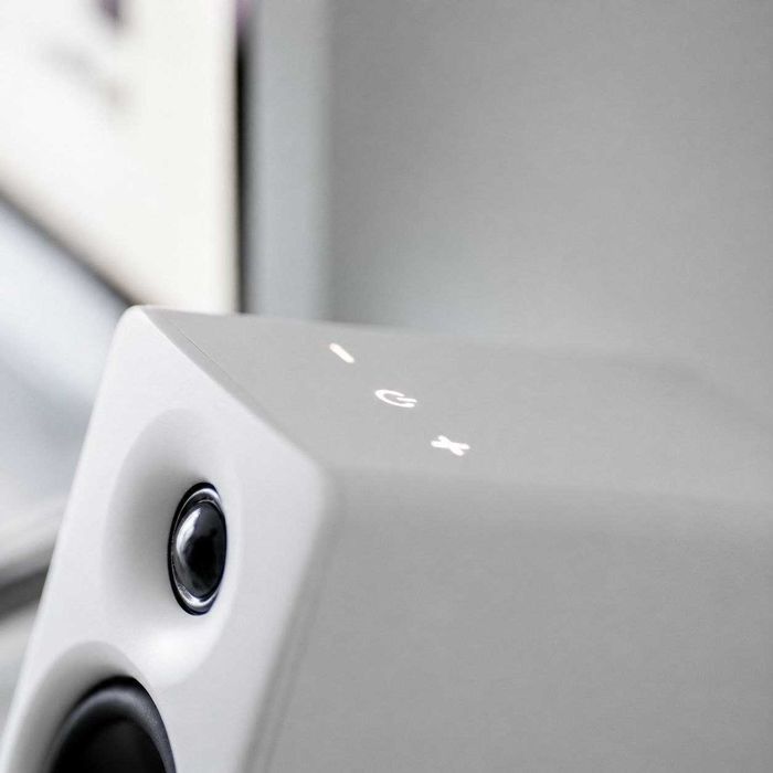 Edifier M60 white