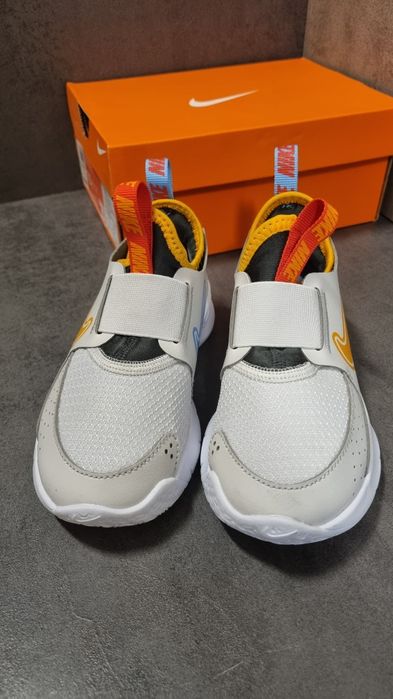 Нови детски маратонки Nike