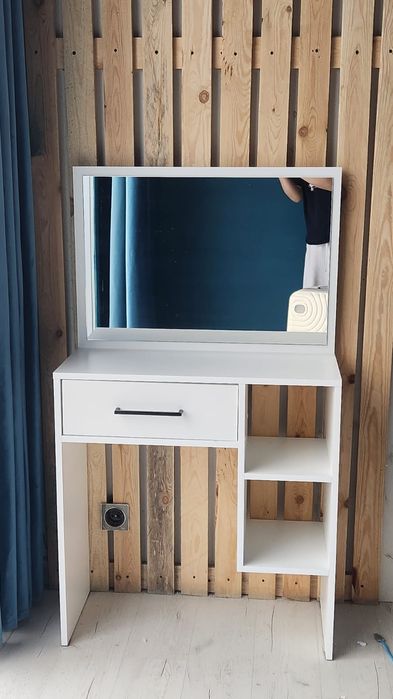 Туалетный столик