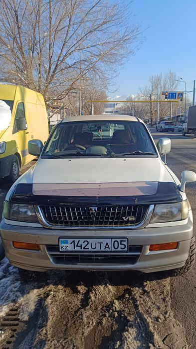 Mitsubishi Challenger