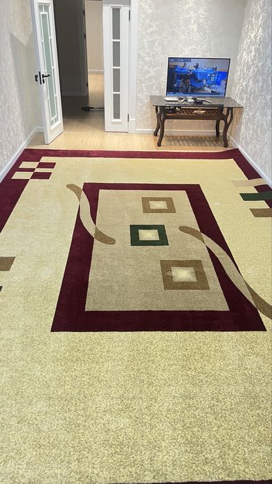 Срочно продам ковер,состояние новое