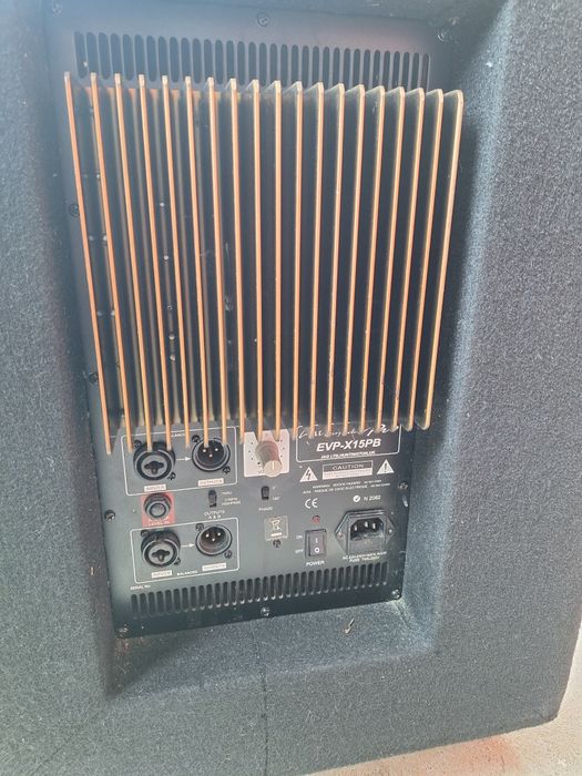 Boxe active și bass activ