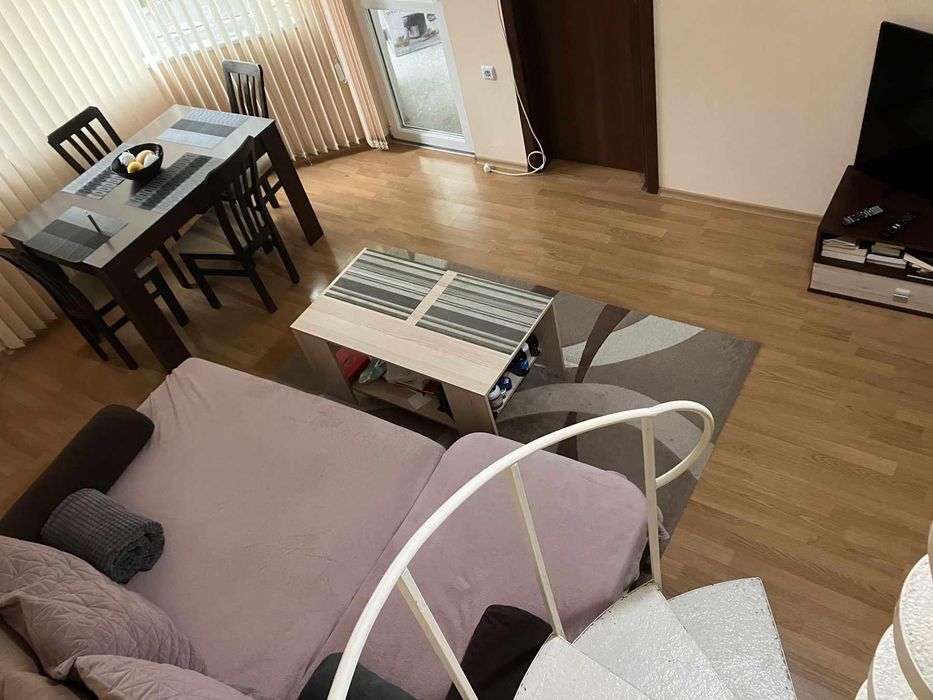 Дава се под наем Тристаен апартамент в Бургас, Възраждане - 120 кв.м за 663 € - Снимка #1