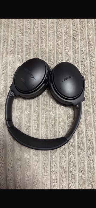 Casti bose noi in cutie