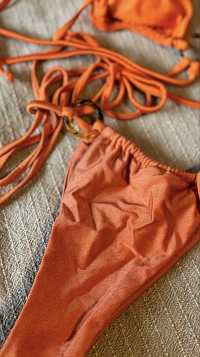 Costum de baie deosebit