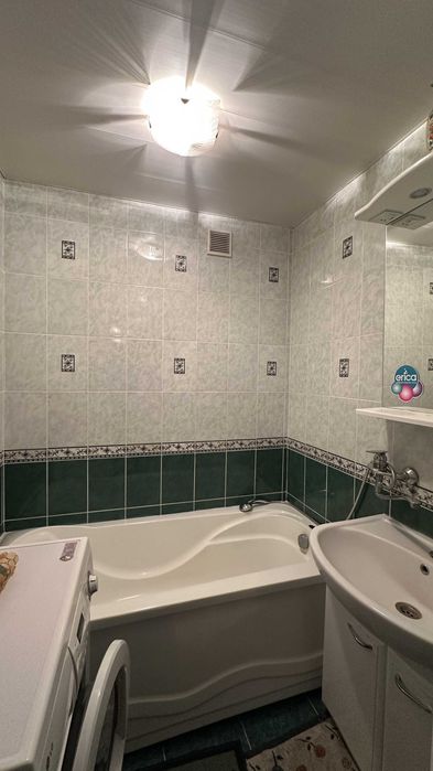 Продам 3-комн квартиру р- н УЮТ