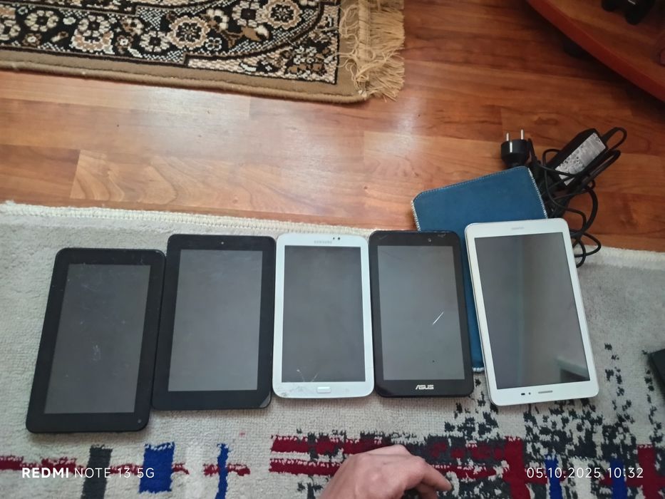 Lot tablete funcționale cu defecte