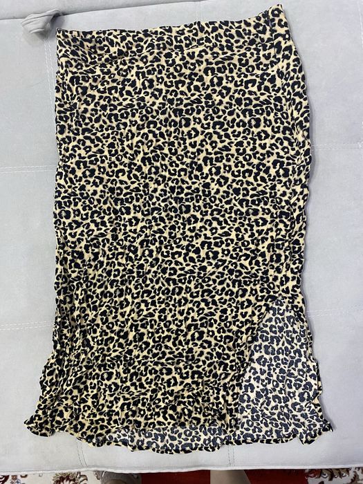 Платье (внутри много одежды)