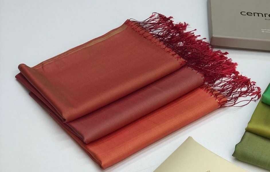 Дамски шалове с ресни сатен