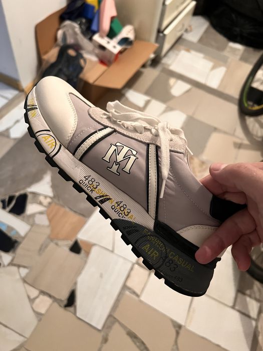 Продам кроссовки