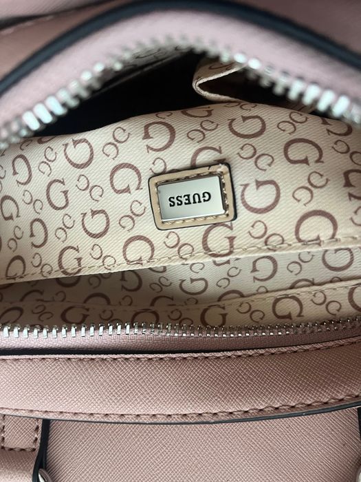 Дамска чанта Guess