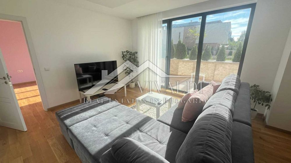 Продава се Четиристаен апартамент в Варна, Бриз - 140 кв.м за 1348 €/кв.м - Снимка #4