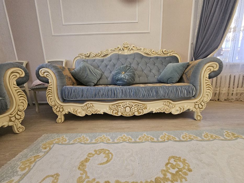 Диван для гостинной комплект