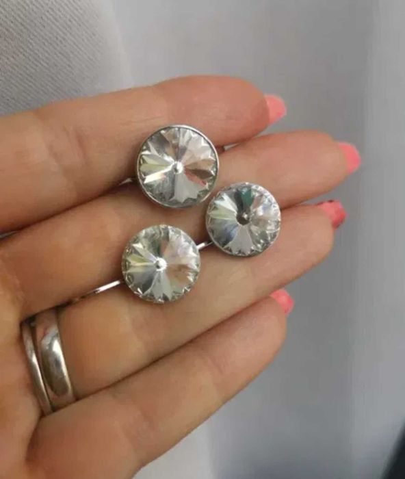 Сребърни обеци Сваровски.