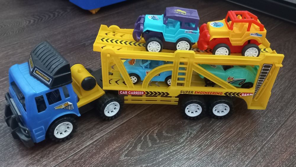 Продам игрушки для малышей