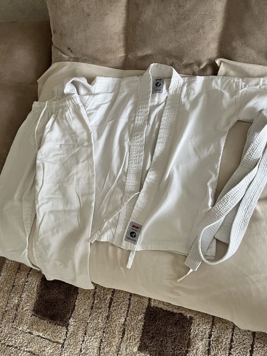 Продается кимано в хорошем состояние