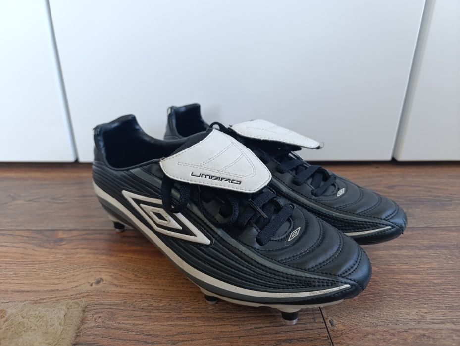 Бутонки Umbro Маратонки за футбол