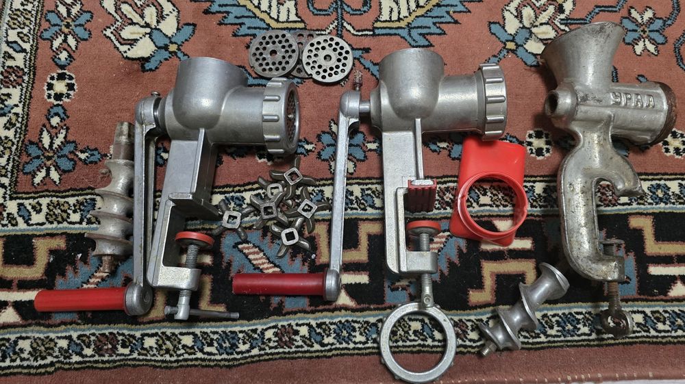 Мясорубка продам