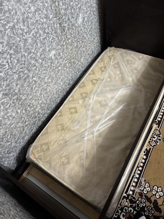 Продам б/у детскую кровать 25тыс